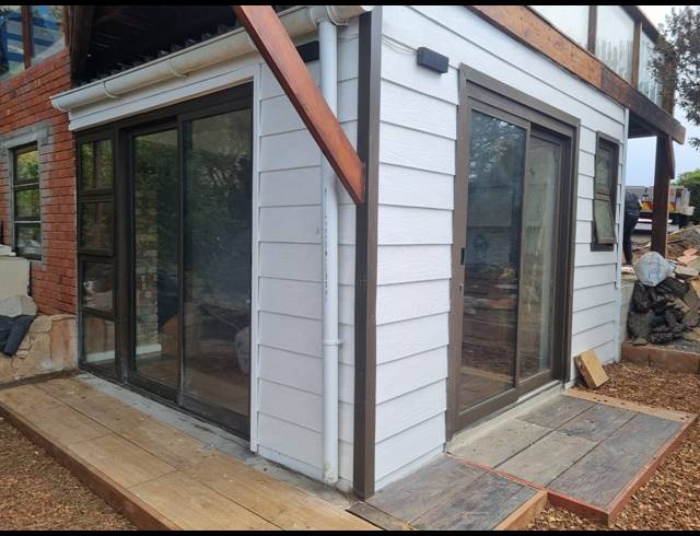 Cottage Between Mountain and the Sea